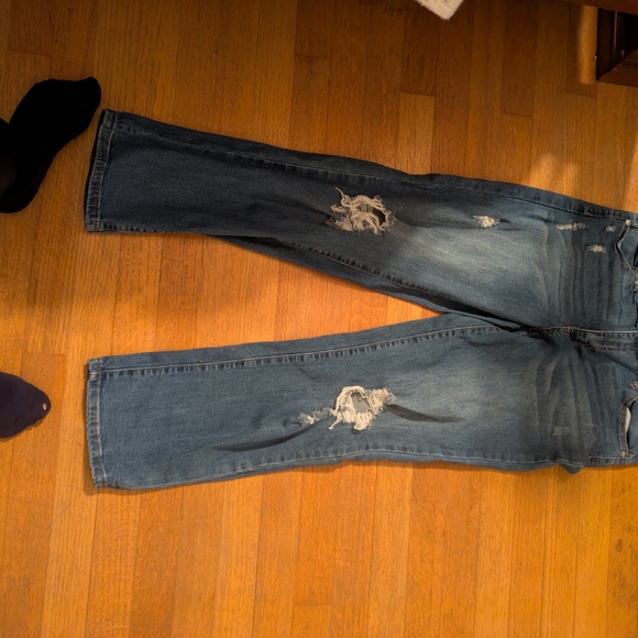 Distressed Blue Jeans - Picture 5 of 7